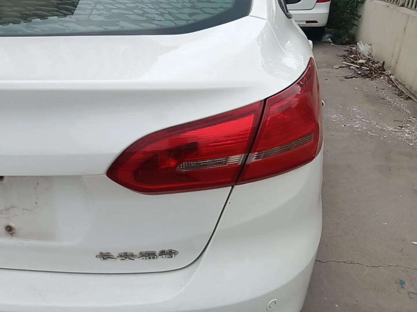 Ford Focus 2017 Sedan 1.6L Automatic Fashion Edition Smart Drive Version — миниатюра 9