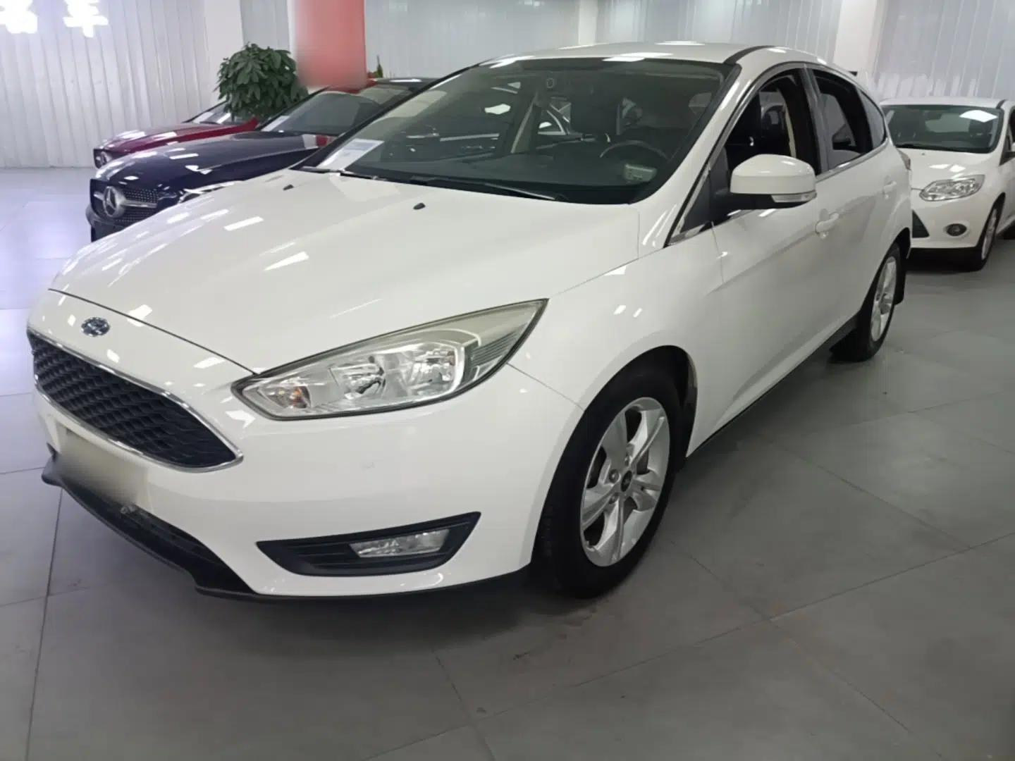 Ford Focus 2017 Hatchback 1.6L Automatic Comfort Plus SmartDrive Edition — миниатюра 1