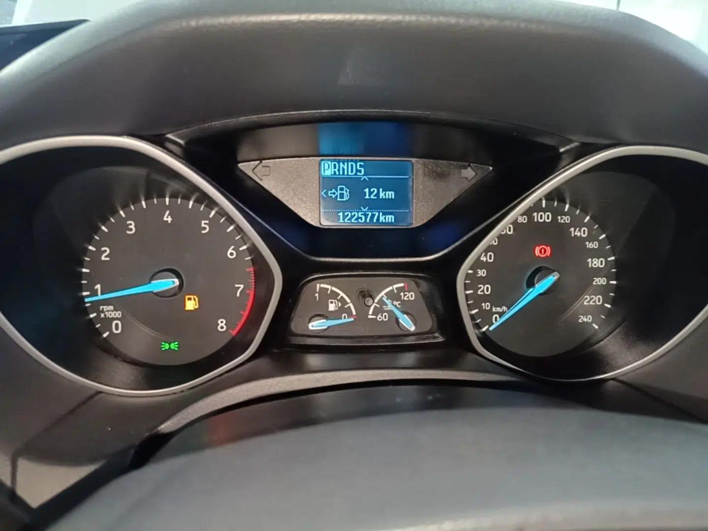 Ford Focus 2017 Hatchback 1.6L Automatic Comfort Plus SmartDrive Edition — миниатюра 14