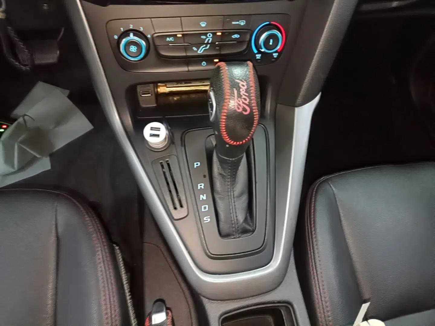 Ford Focus 2017 Hatchback 1.6L Automatic Comfort Plus SmartDrive Edition — миниатюра 16