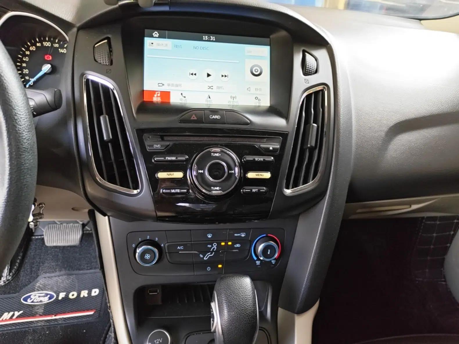 Ford Focus 2017 Sedan 1.6L Automatic Comfort Plus SmartDrive Edition — миниатюра 15