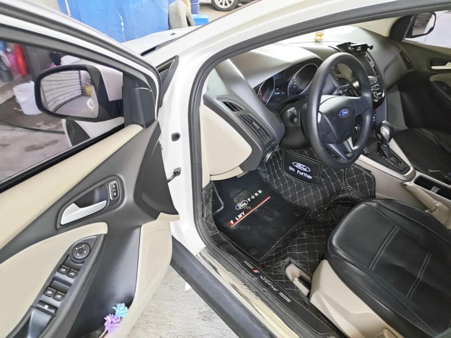 Ford Focus 2017 Sedan 1.6L Automatic Comfort Plus SmartDrive Edition — миниатюра 18