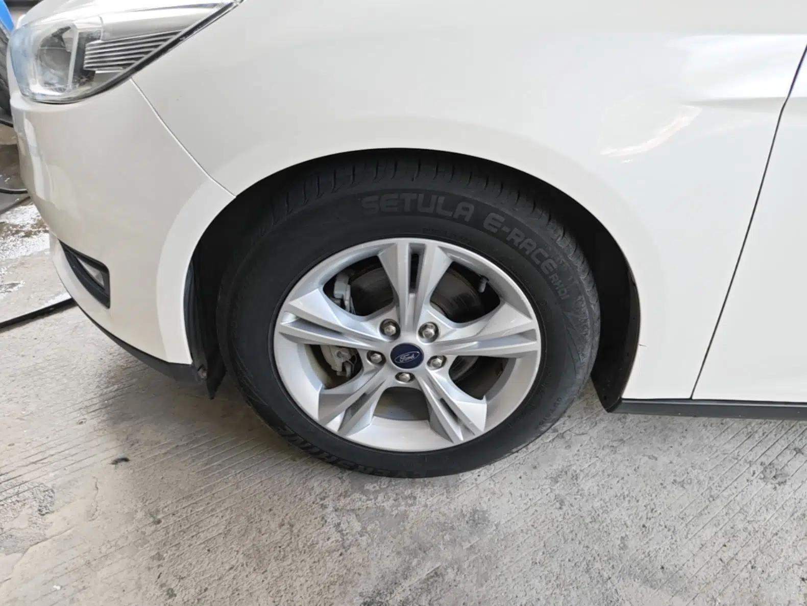 Ford Focus 2017 Sedan 1.6L Automatic Comfort Plus SmartDrive Edition — миниатюра 10