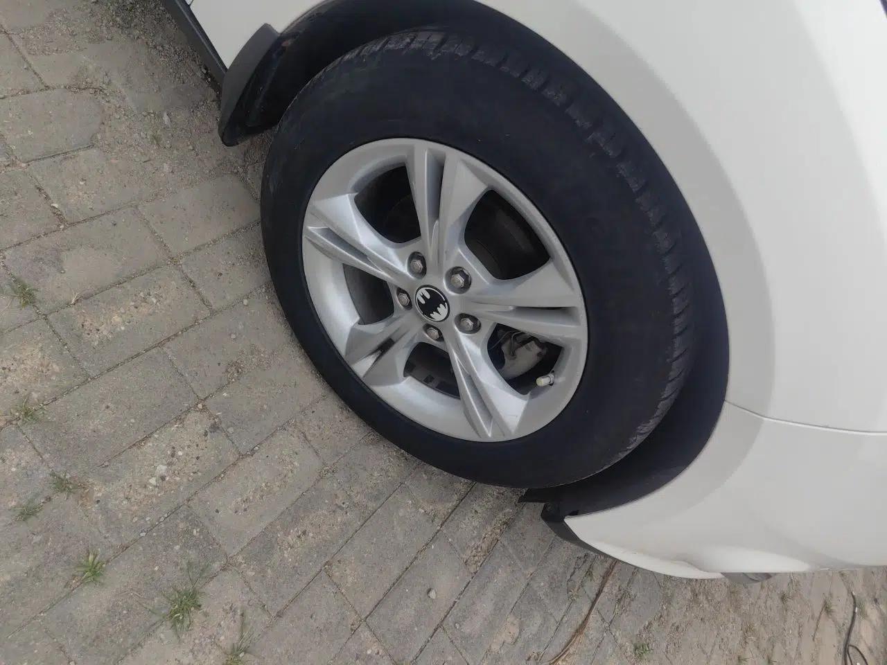 Ford Focus 2012 Hatchback 1.6L Automatic Fashion Edition — миниатюра 5