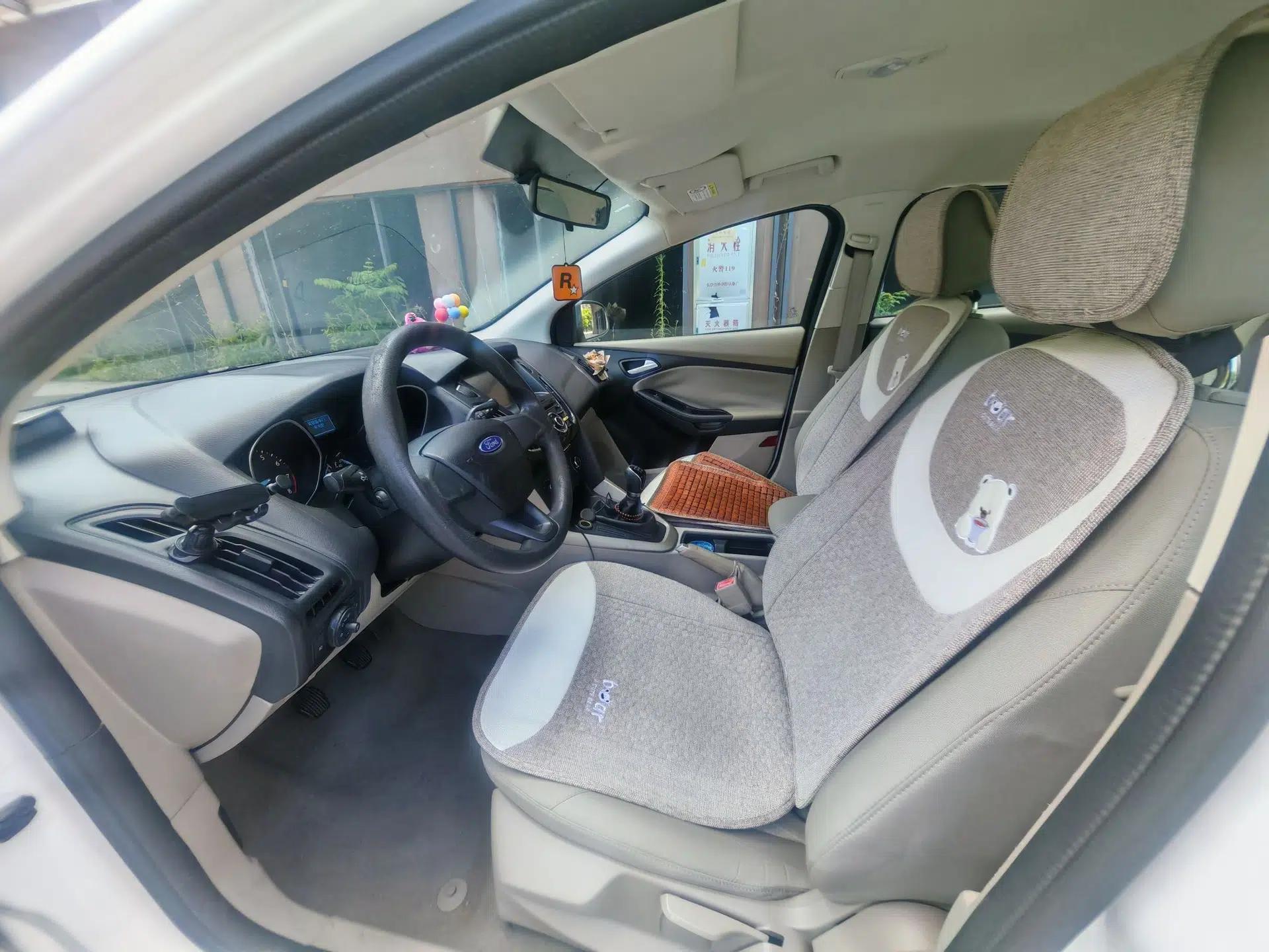 Ford Focus 2017 Sedan 1.6L Manual Comfort Plus SmartDrive Edition — миниатюра 13