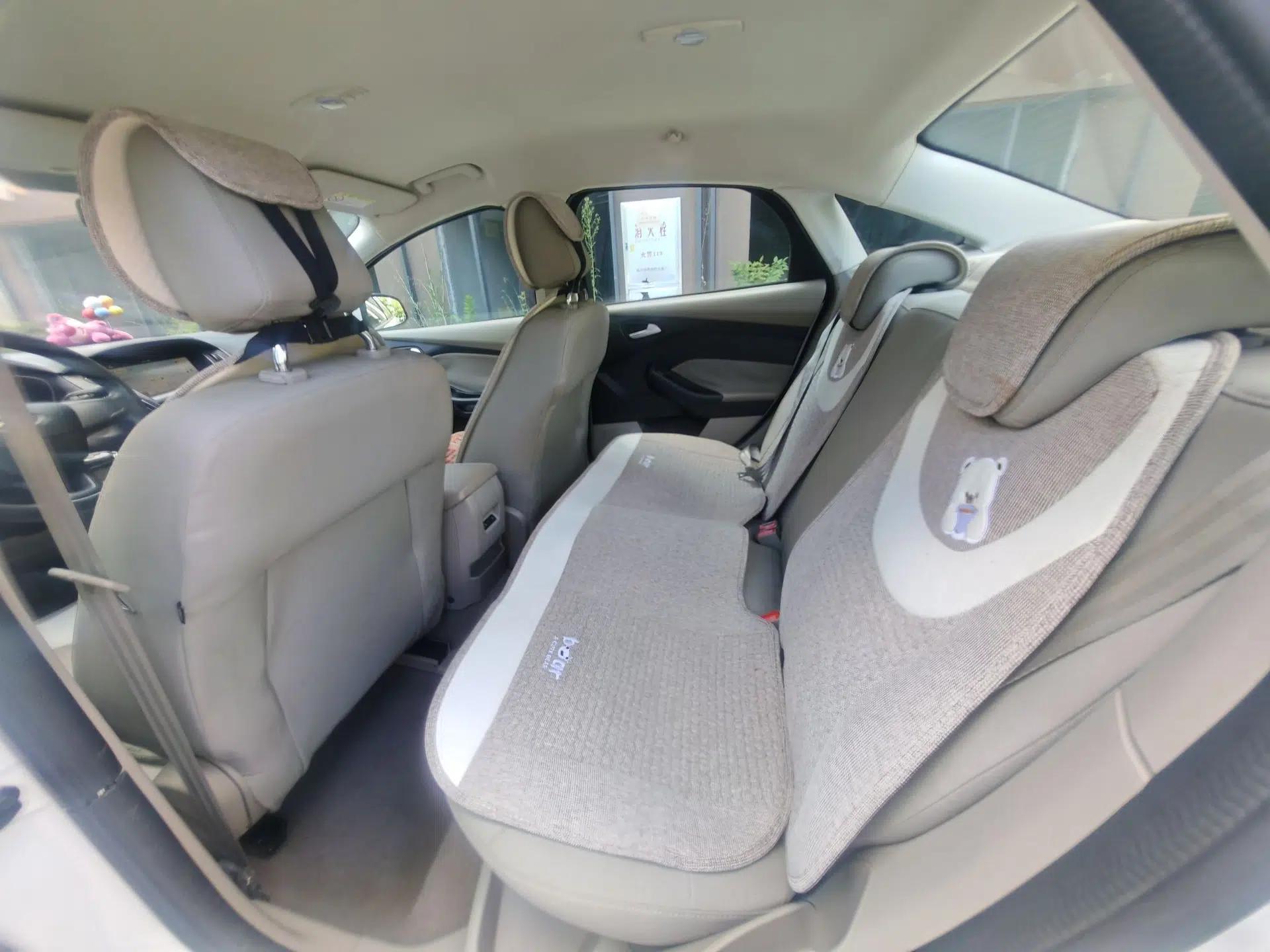 Ford Focus 2017 Sedan 1.6L Manual Comfort Plus SmartDrive Edition — миниатюра 16