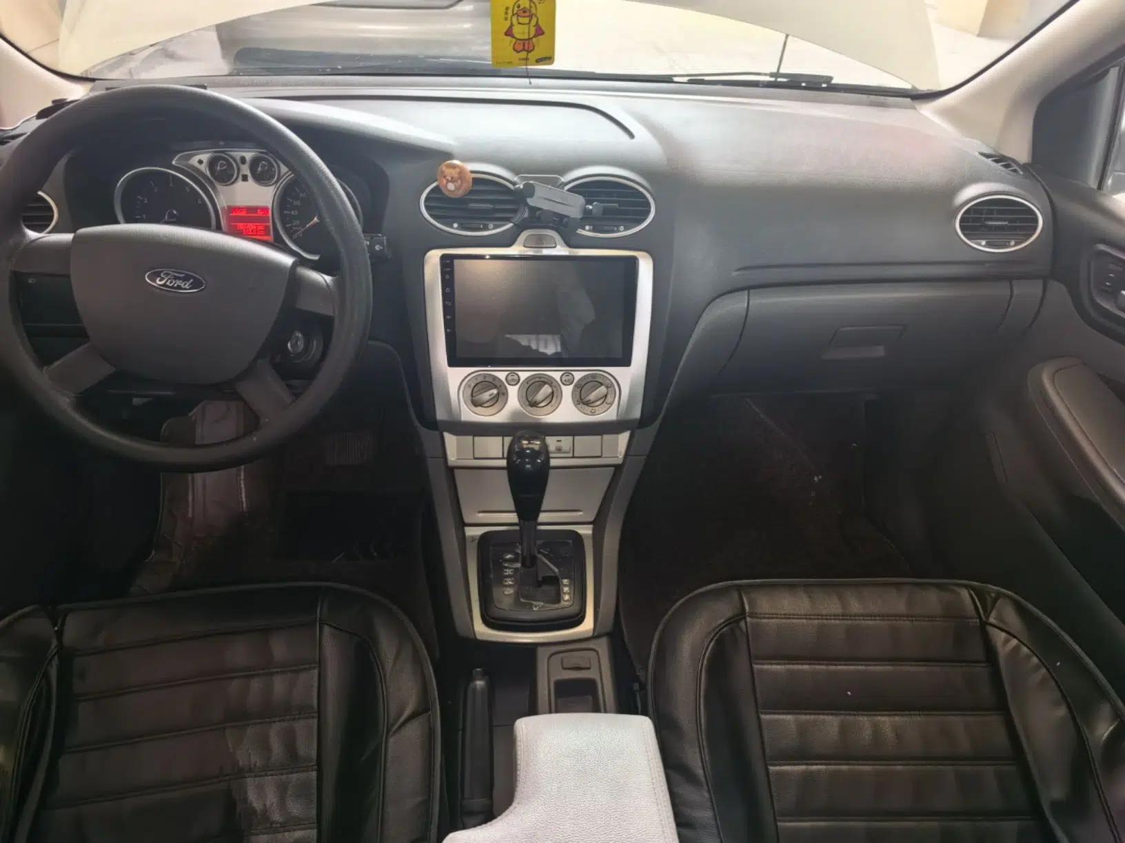 Ford Focus 2013 Hatchback Classic 1.8L Automatic Base Model — миниатюра 12