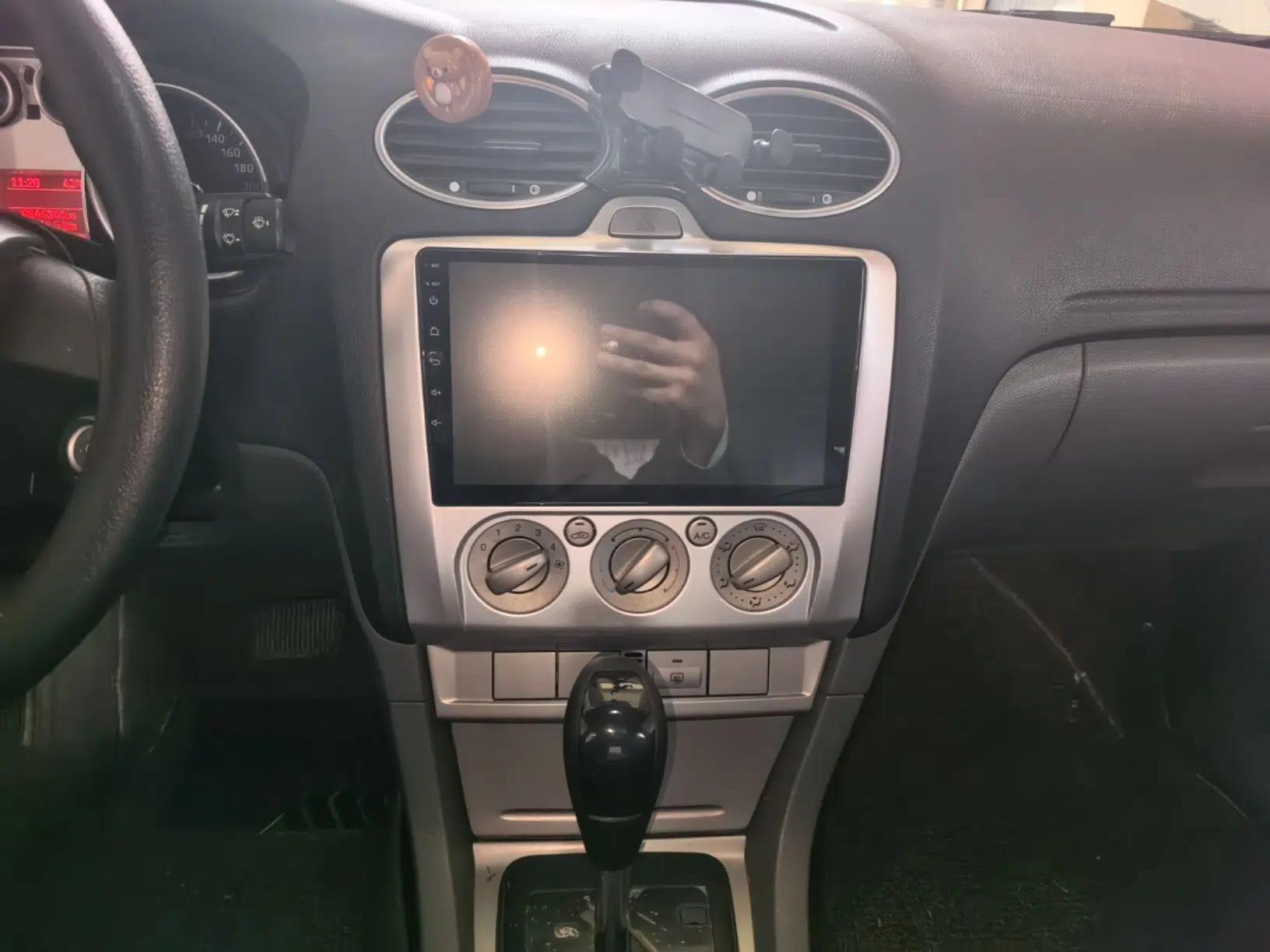 Ford Focus 2013 Hatchback Classic 1.8L Automatic Base Model — миниатюра 15