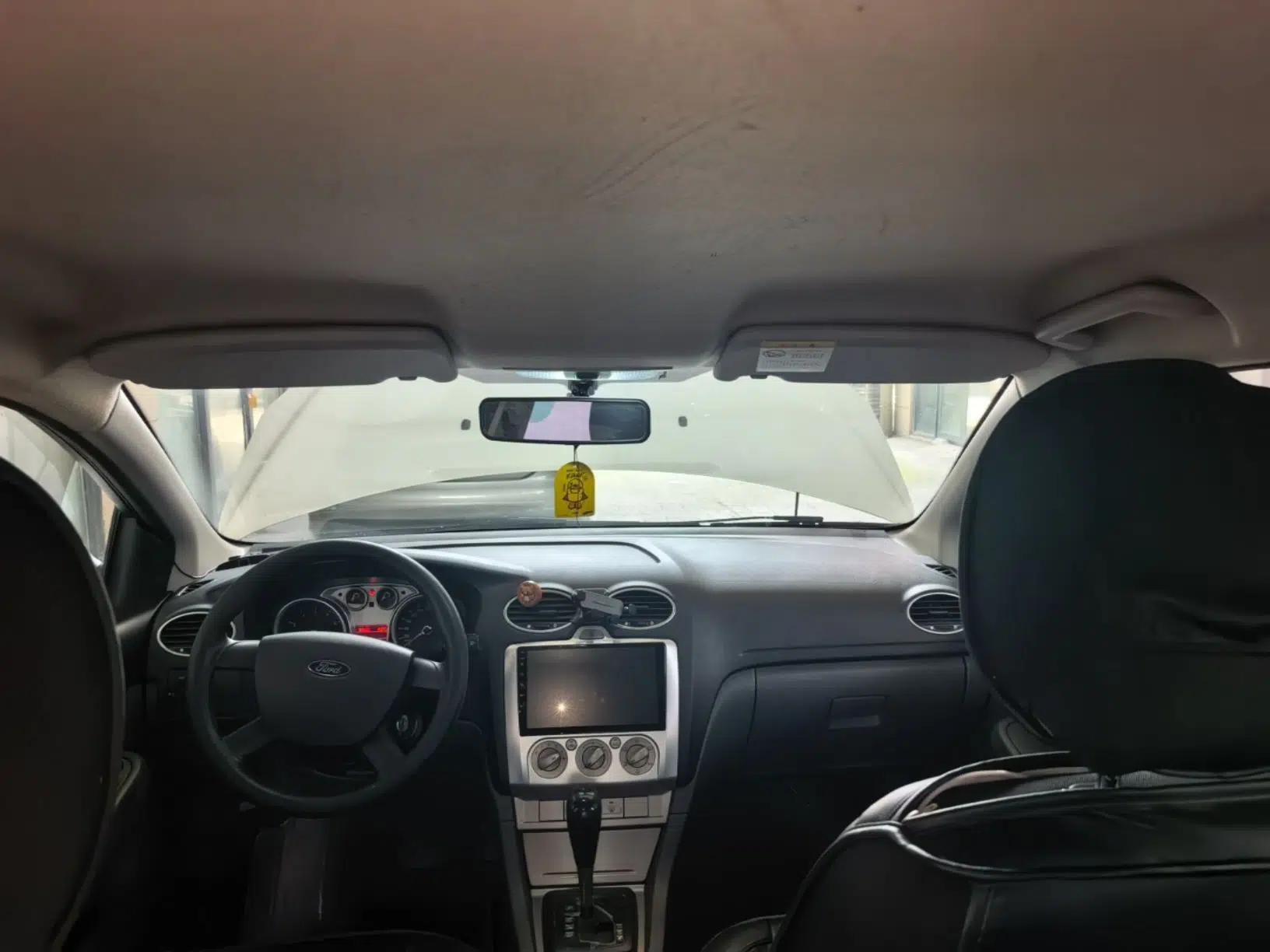 Ford Focus 2013 Hatchback Classic 1.8L Automatic Base Model — миниатюра 21