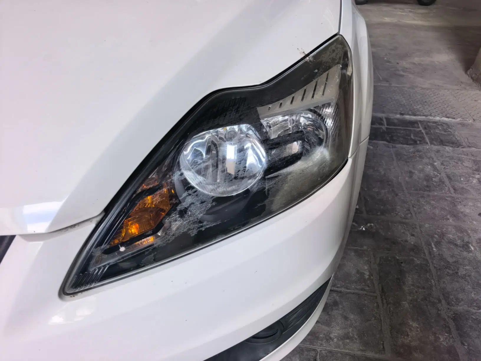 Ford Focus 2013 Hatchback Classic 1.8L Automatic Base Model — миниатюра 8