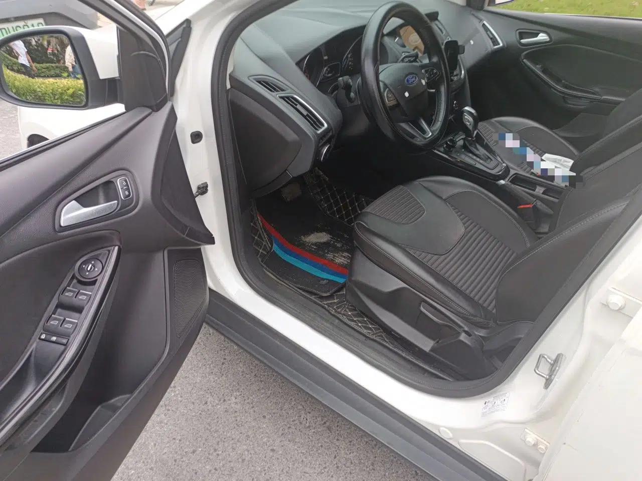 Ford Focus 2017 Sedan EcoBoost 180 Automatic Elite Model — миниатюра 16