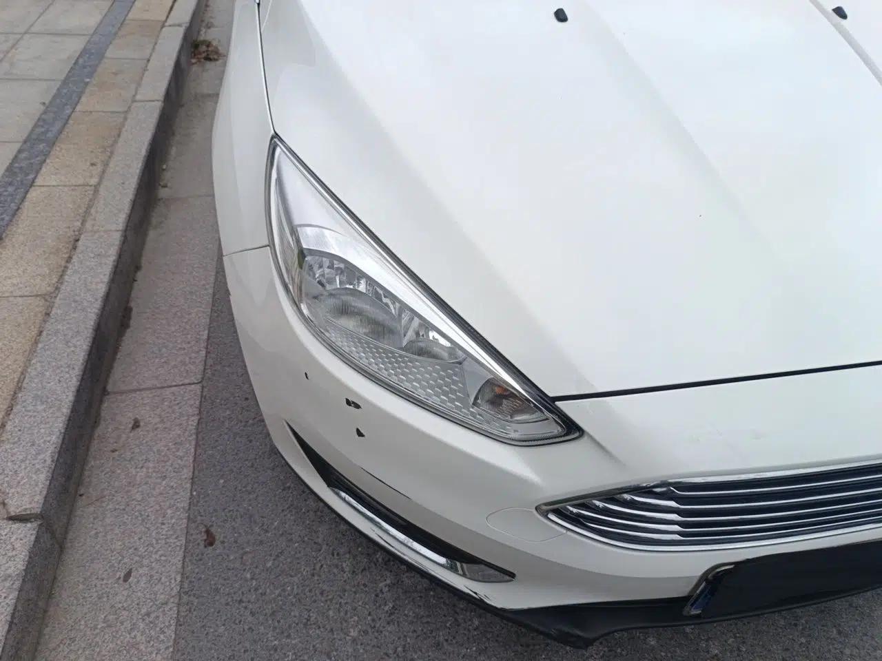 Ford Focus 2017 Sedan EcoBoost 180 Automatic Elite Model — миниатюра 7