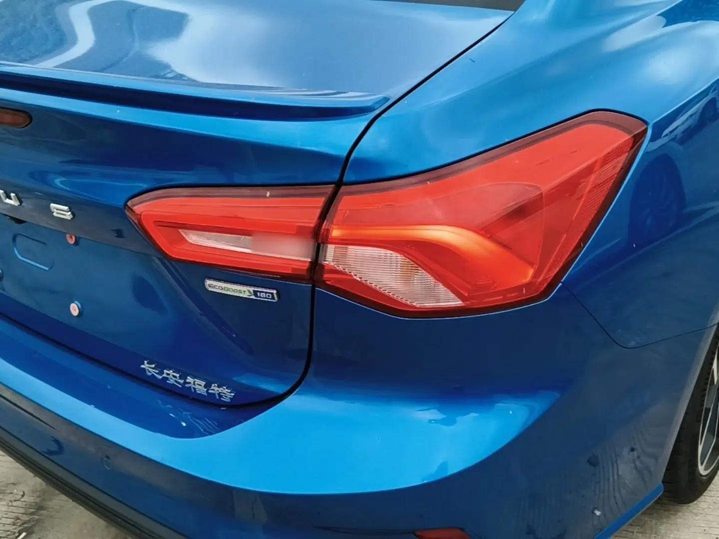 Ford Focus 2021 Sedan EcoBoost 180 Automatic ST Line — миниатюра 14