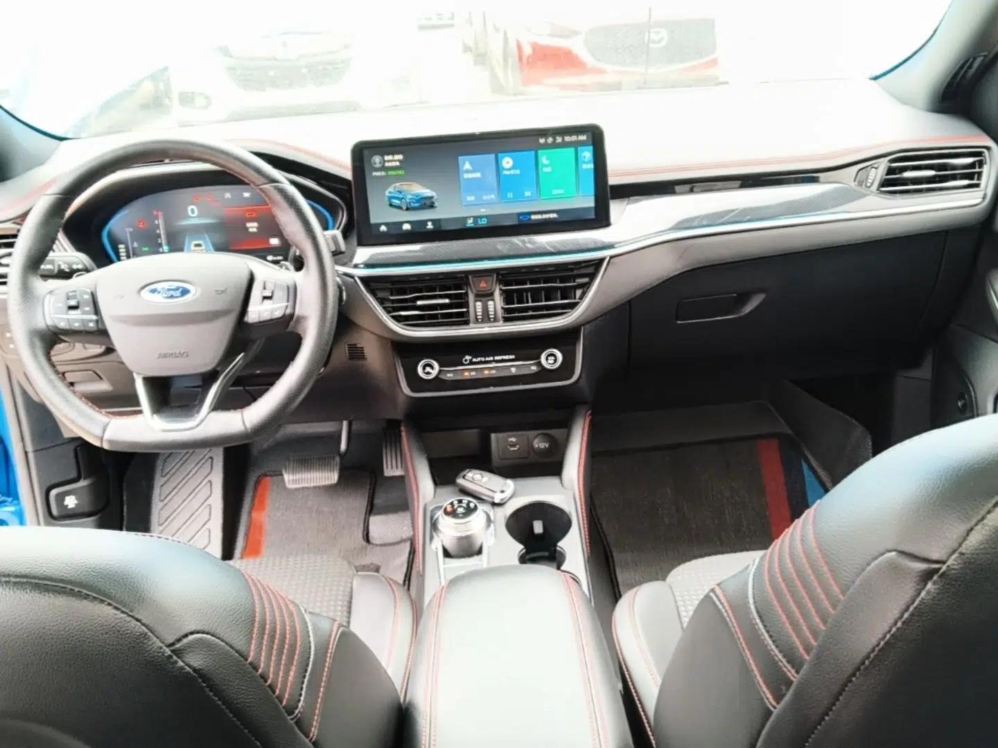 Ford Focus 2021 Sedan EcoBoost 180 Automatic ST Line — миниатюра 17