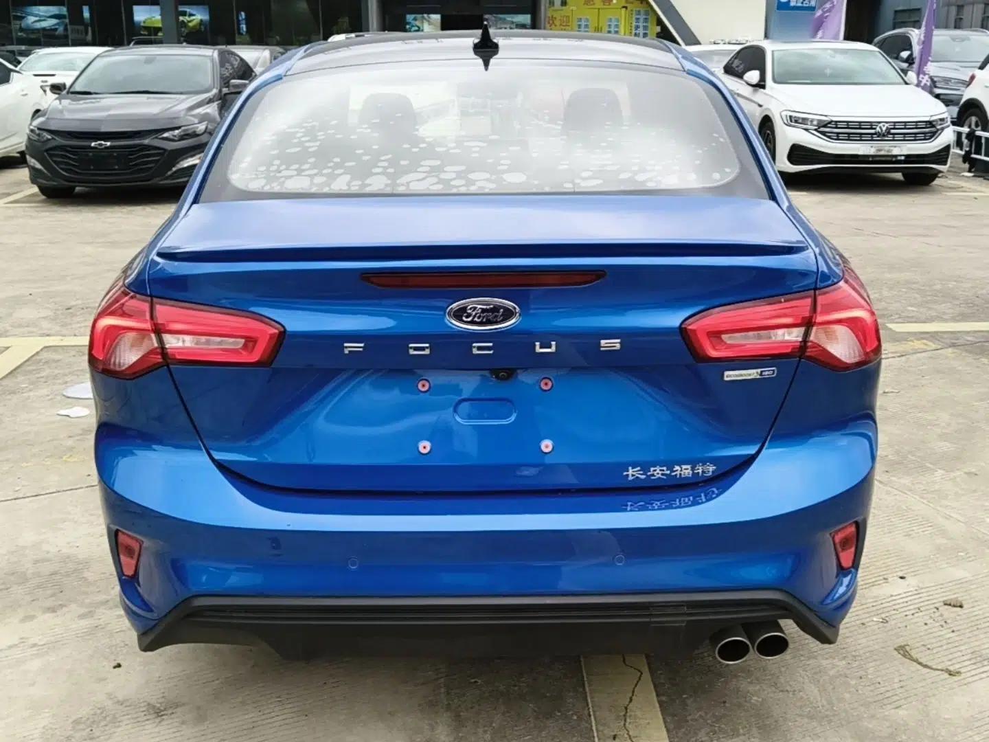 Ford Focus 2021 Sedan EcoBoost 180 Automatic ST Line — миниатюра 5