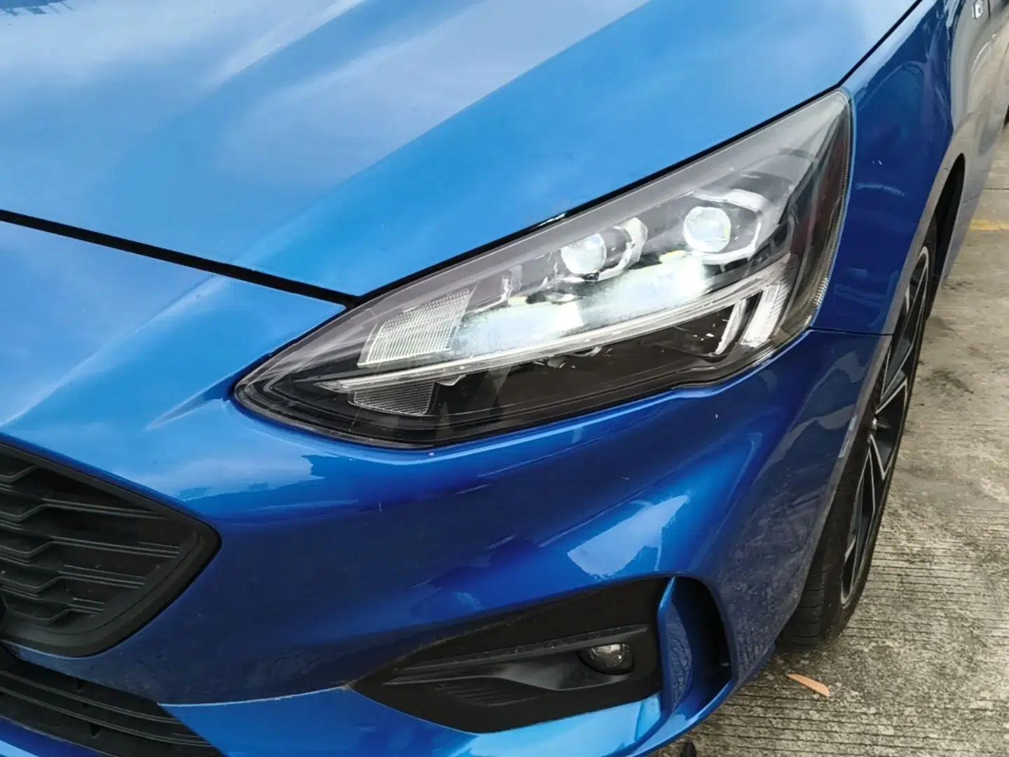 Ford Focus 2021 Sedan EcoBoost 180 Automatic ST Line — миниатюра 8
