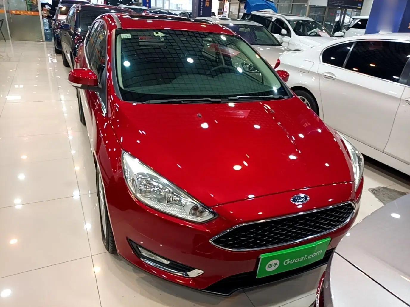 Ford Focus 2017 Hatchback EcoBoost 180 Automatic Elite Model — миниатюра 2
