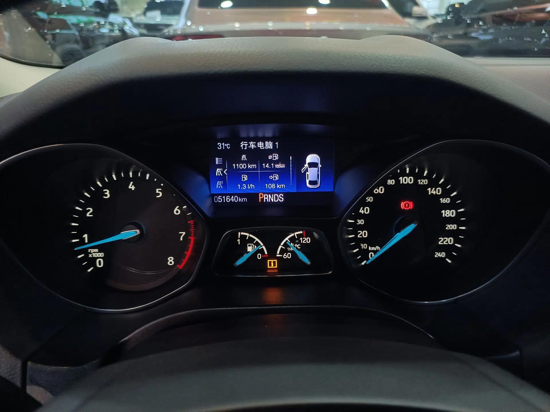 Ford Focus 2017 Hatchback EcoBoost 180 Automatic Elite Model — миниатюра 14
