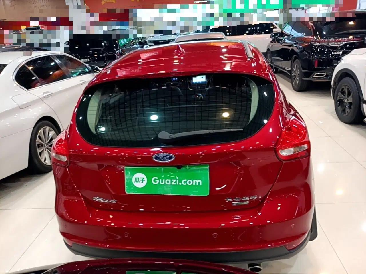 Ford Focus 2017 Hatchback EcoBoost 180 Automatic Elite Model — миниатюра 5