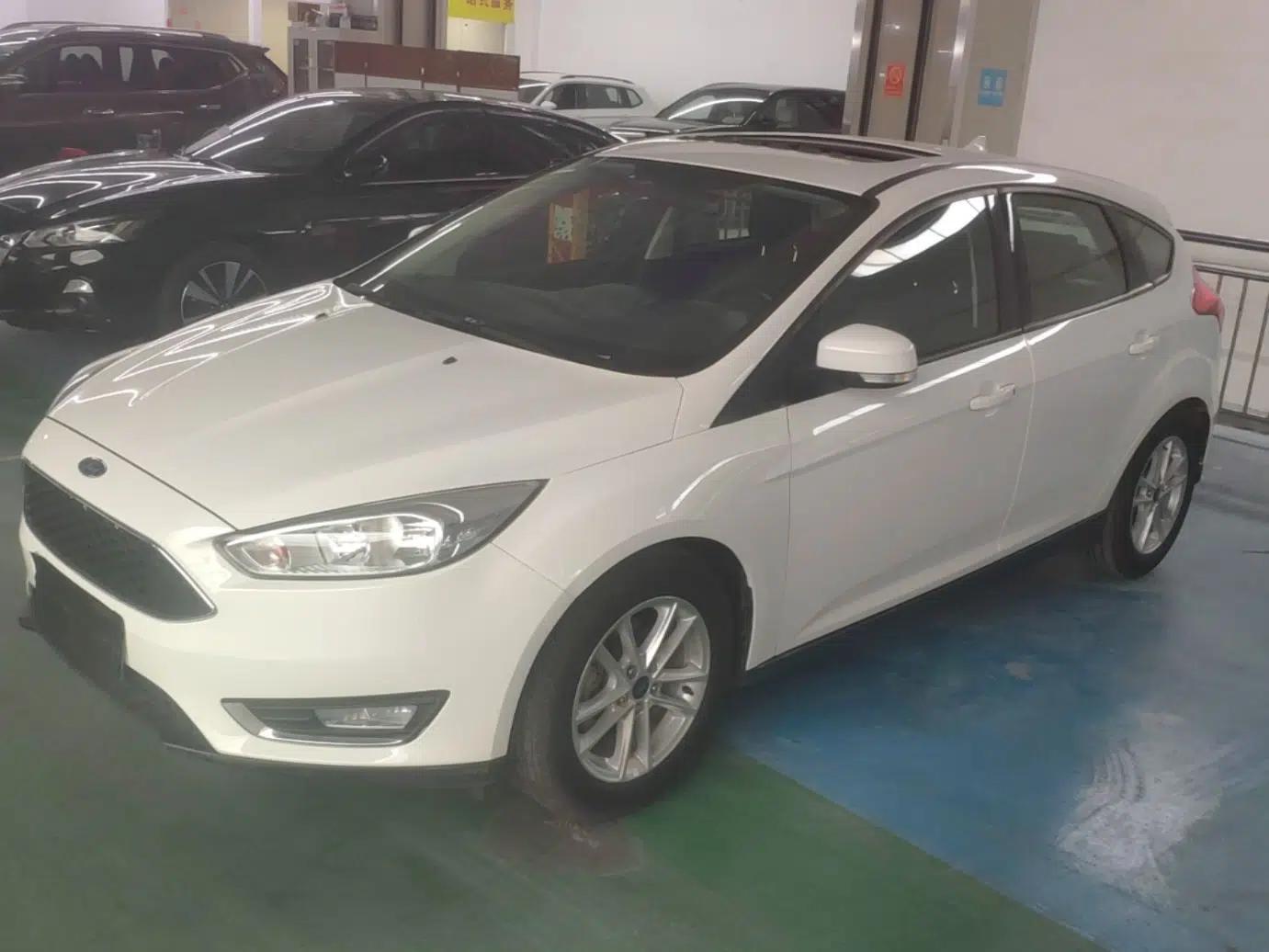 Ford Focus 2017 Hatchback 1.6L Automatic Fashion Edition Smart Drive Version — миниатюра 1