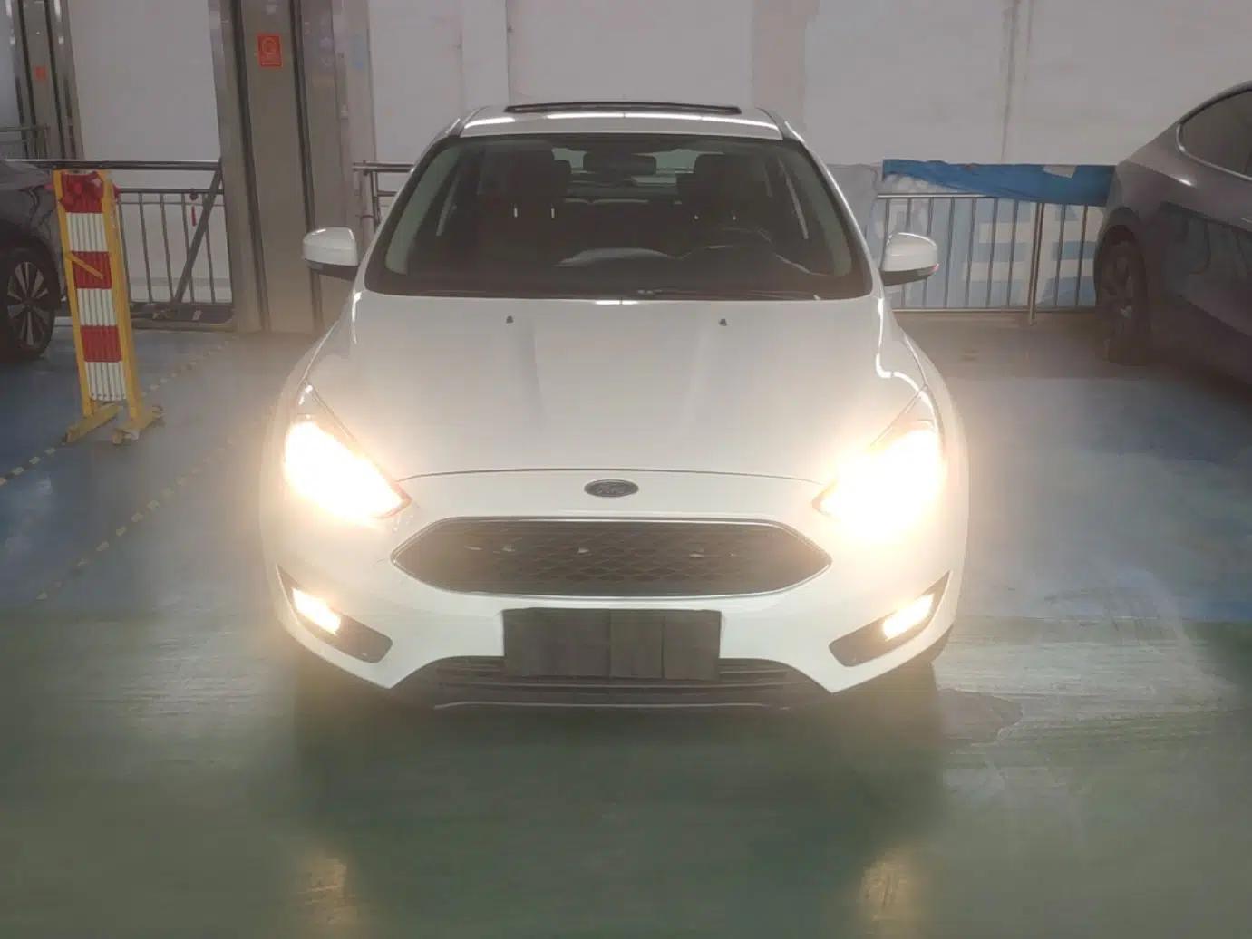 Ford Focus 2017 Hatchback 1.6L Automatic Fashion Edition Smart Drive Version — миниатюра 2