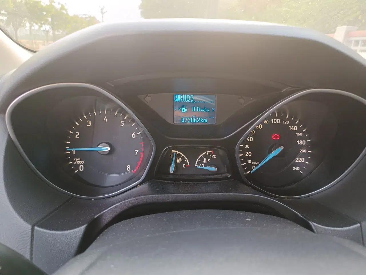 Ford Focus 2017 Sedan 1.6L Automatic Fashion Edition Smart Drive Version — миниатюра 11
