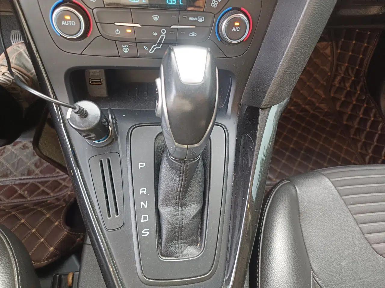 Ford Focus 2017 Sedan 1.6L Automatic Fashion Edition Smart Drive Version — миниатюра 14