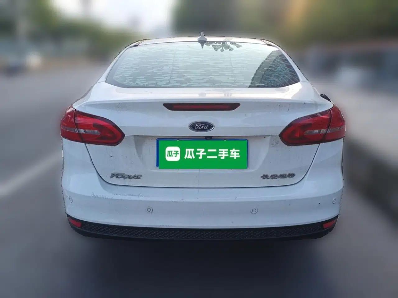 Ford Focus 2017 Sedan 1.6L Automatic Fashion Edition Smart Drive Version — миниатюра 5