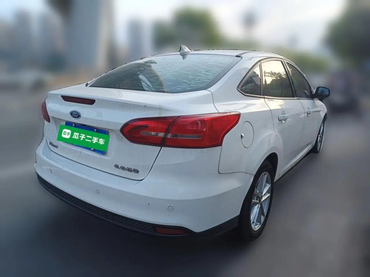 Ford Focus 2017 Sedan 1.6L Automatic Fashion Edition Smart Drive Version — миниатюра 6