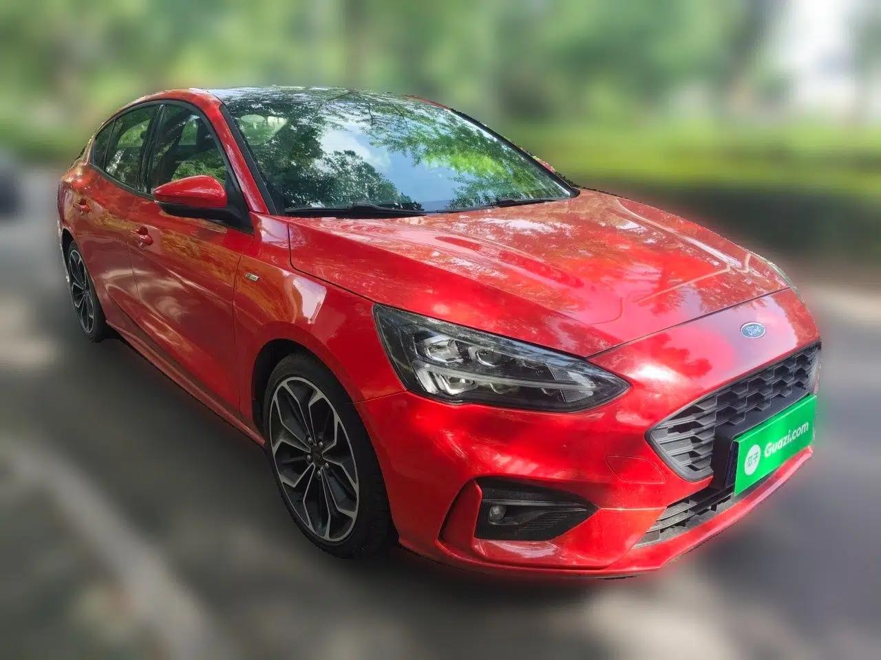 Ford Focus 2019 Sedan EcoBoost 180 Automatic ST Line — миниатюра 3