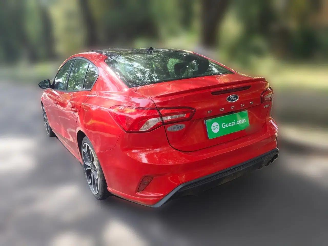 Ford Focus 2019 Sedan EcoBoost 180 Automatic ST Line — миниатюра 4