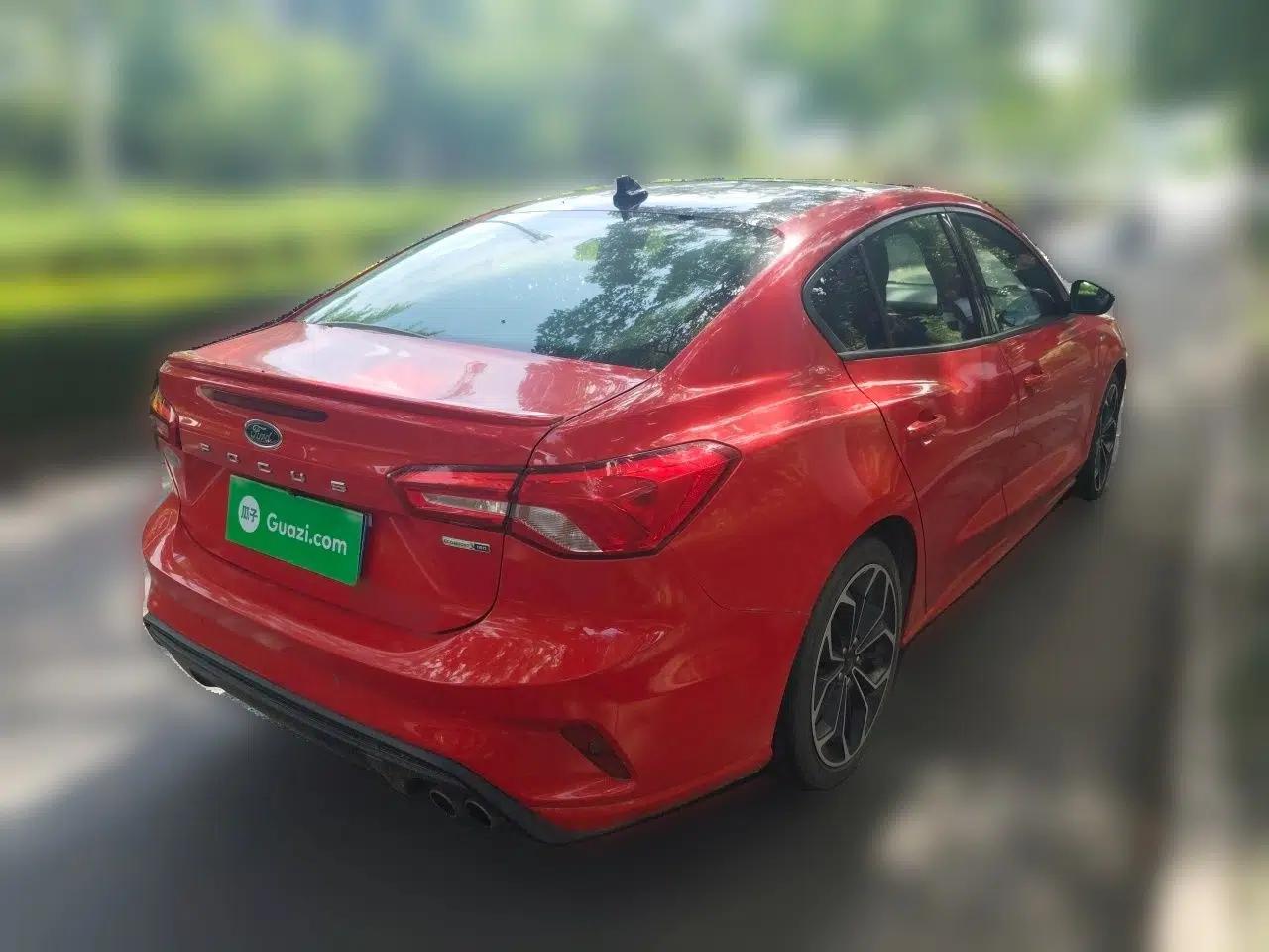 Ford Focus 2019 Sedan EcoBoost 180 Automatic ST Line — миниатюра 6