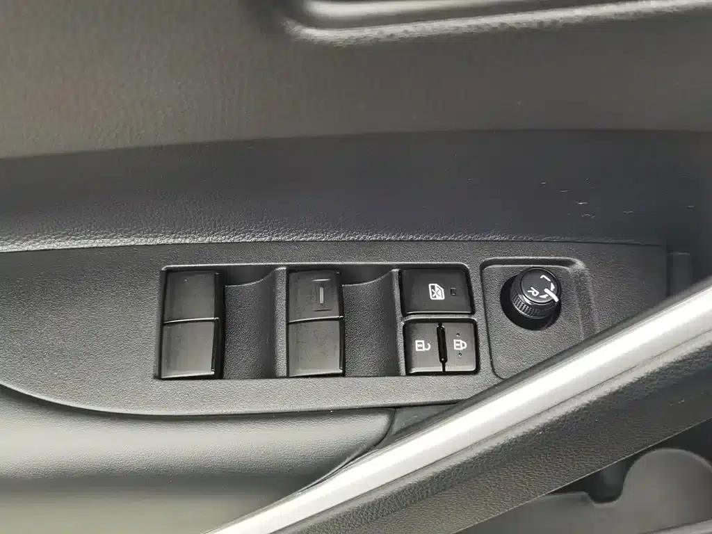 Fenglanda 2023 2.0L Intelligent Hybrid Dual Engine Leading Edition — миниатюра 9