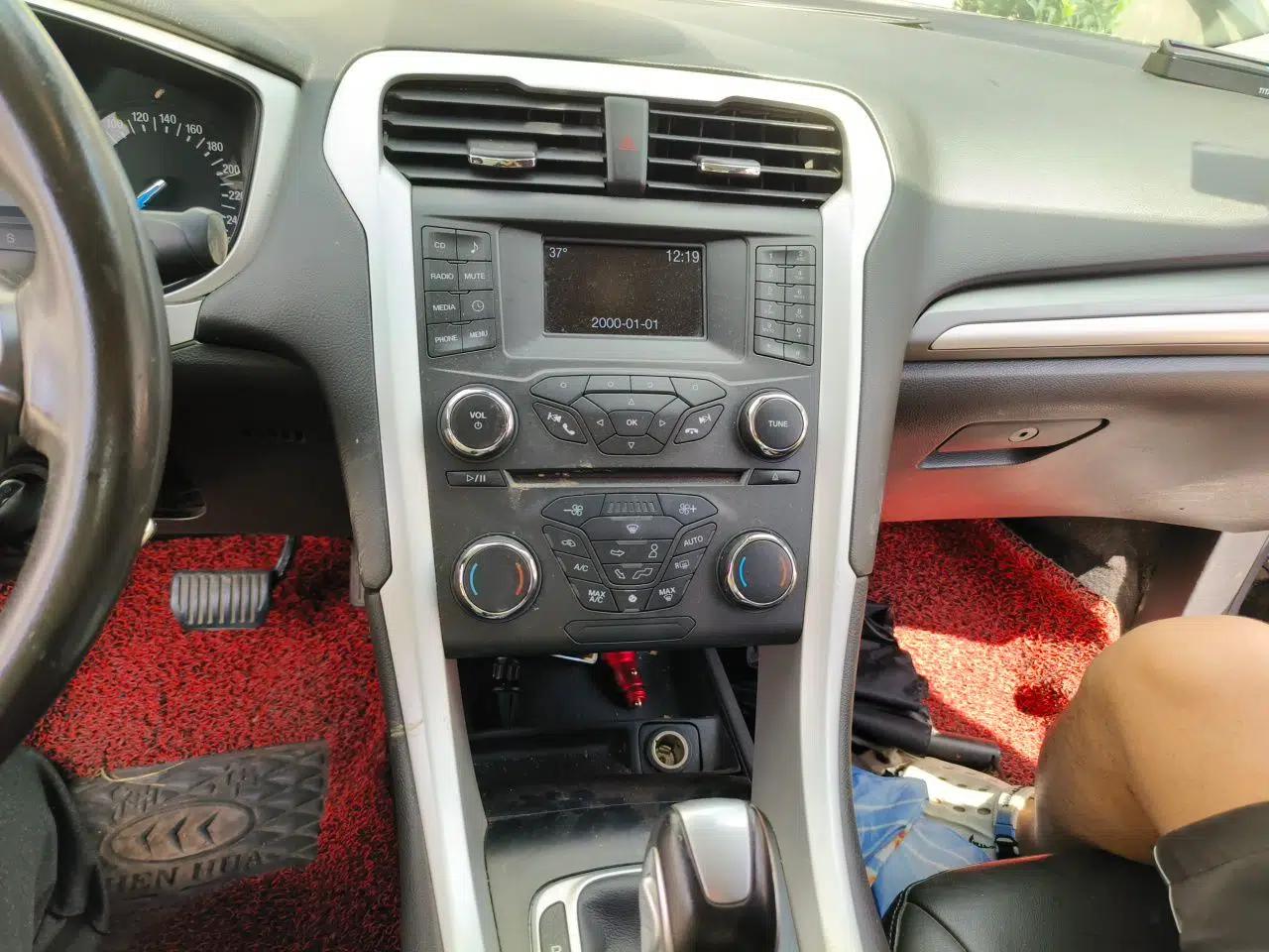 Ford Mondeo 2013 1.5L GTDi180 Fashion Edition — миниатюра 13