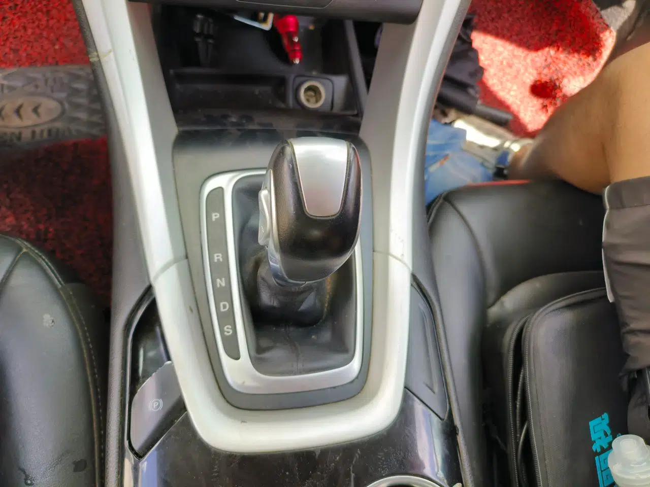 Ford Mondeo 2013 1.5L GTDi180 Fashion Edition — миниатюра 14
