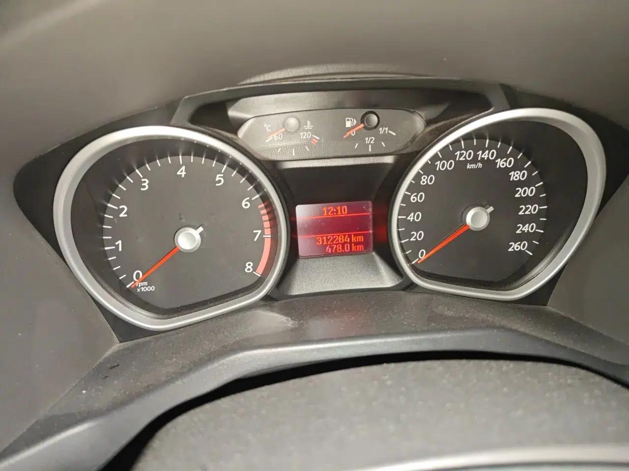 Ford Mondeo 2011 2.3L Fashion Edition — миниатюра 12