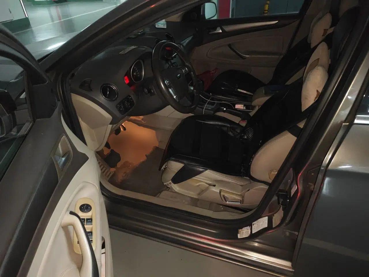Ford Mondeo 2011 2.3L Fashion Edition — миниатюра 16