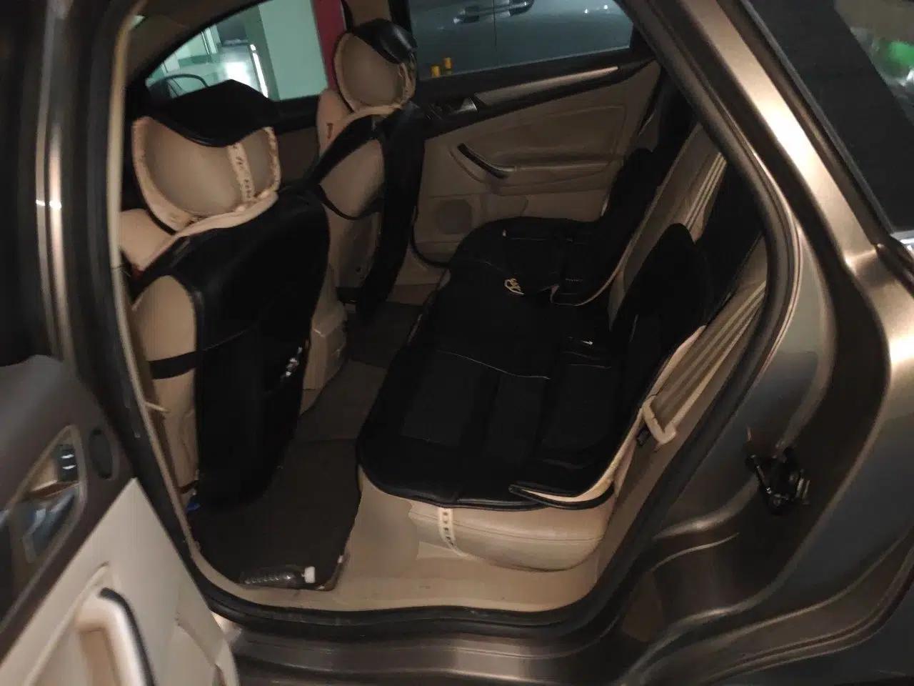 Ford Mondeo 2011 2.3L Fashion Edition — миниатюра 17