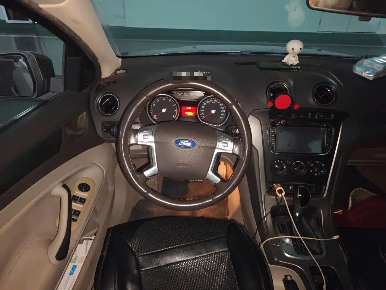 Ford Mondeo 2011 2.3L Fashion Edition — миниатюра 10