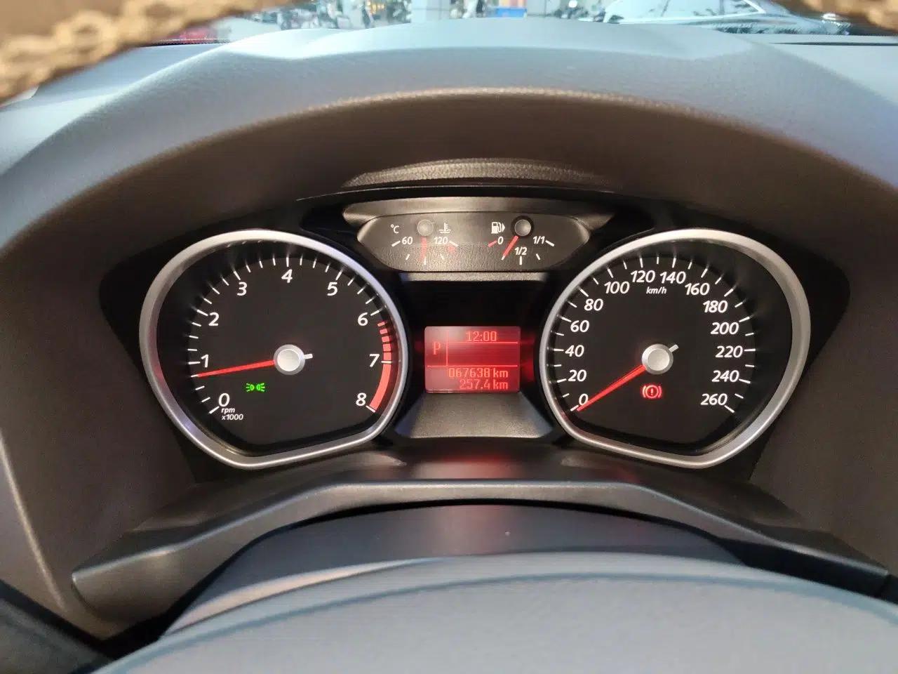 Ford Mondeo 2011 2.3L Fashion Edition — миниатюра 11
