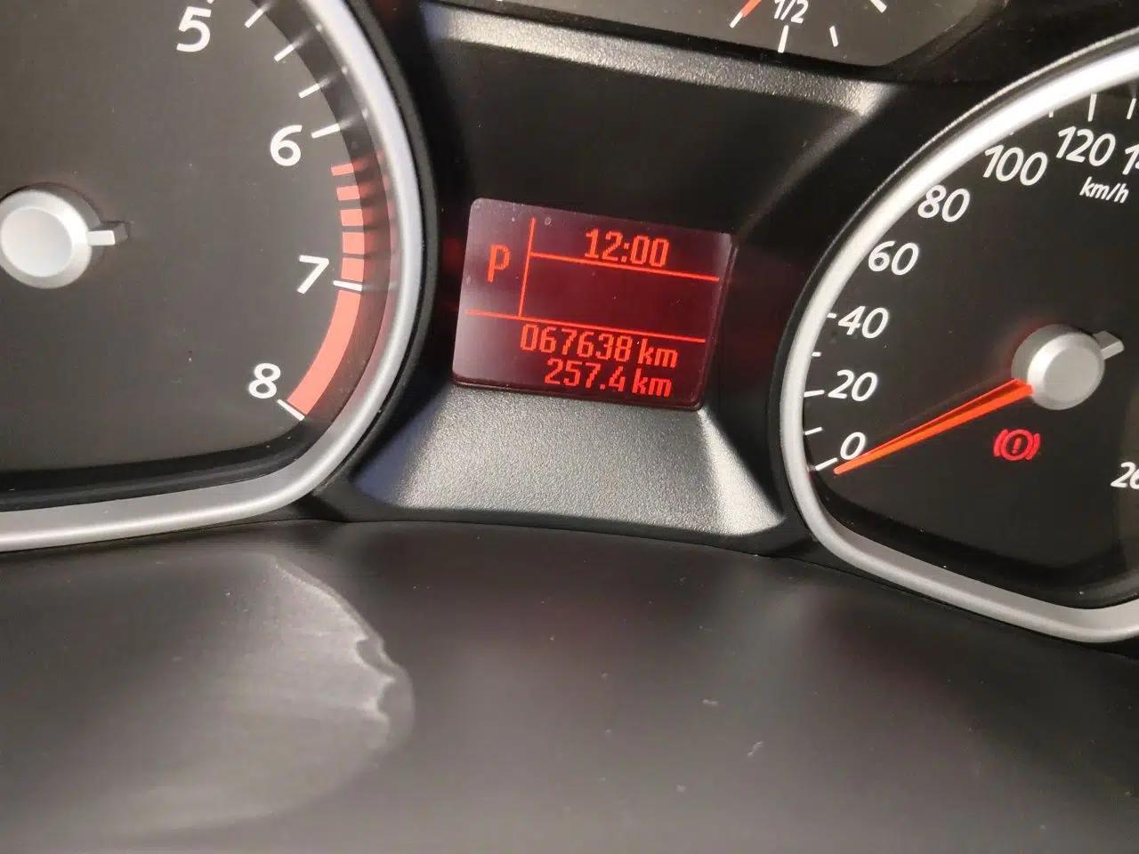 Ford Mondeo 2011 2.3L Fashion Edition — миниатюра 12