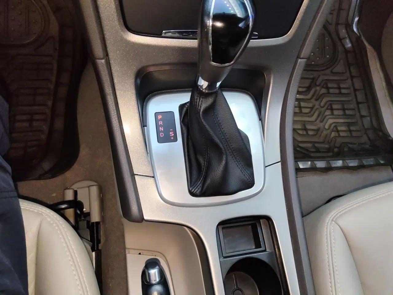 Ford Mondeo 2011 2.3L Fashion Edition — миниатюра 14