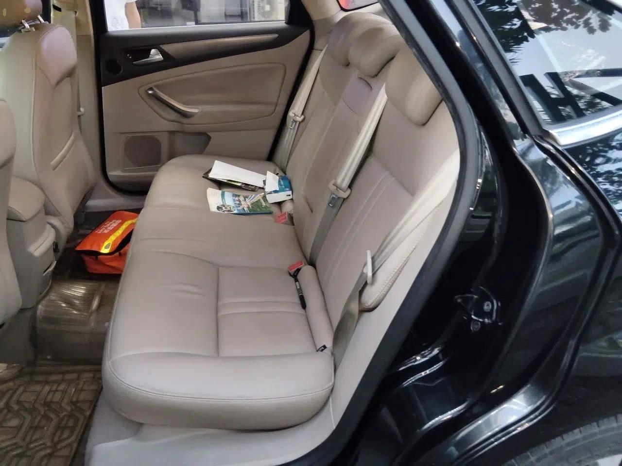 Ford Mondeo 2011 2.3L Fashion Edition — миниатюра 17