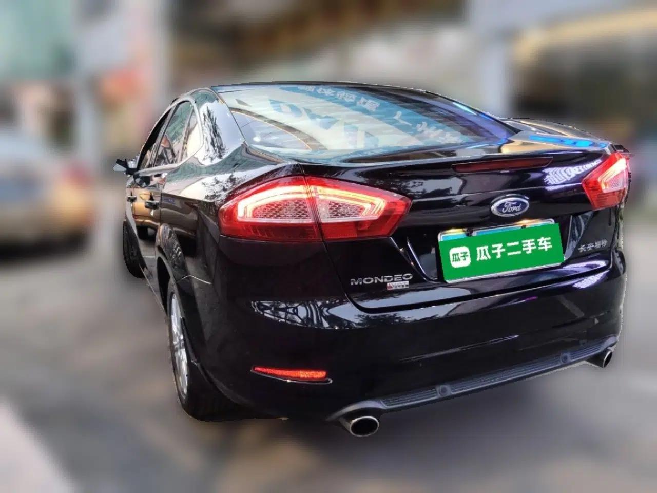 Ford Mondeo 2011 2.3L Fashion Edition — миниатюра 4