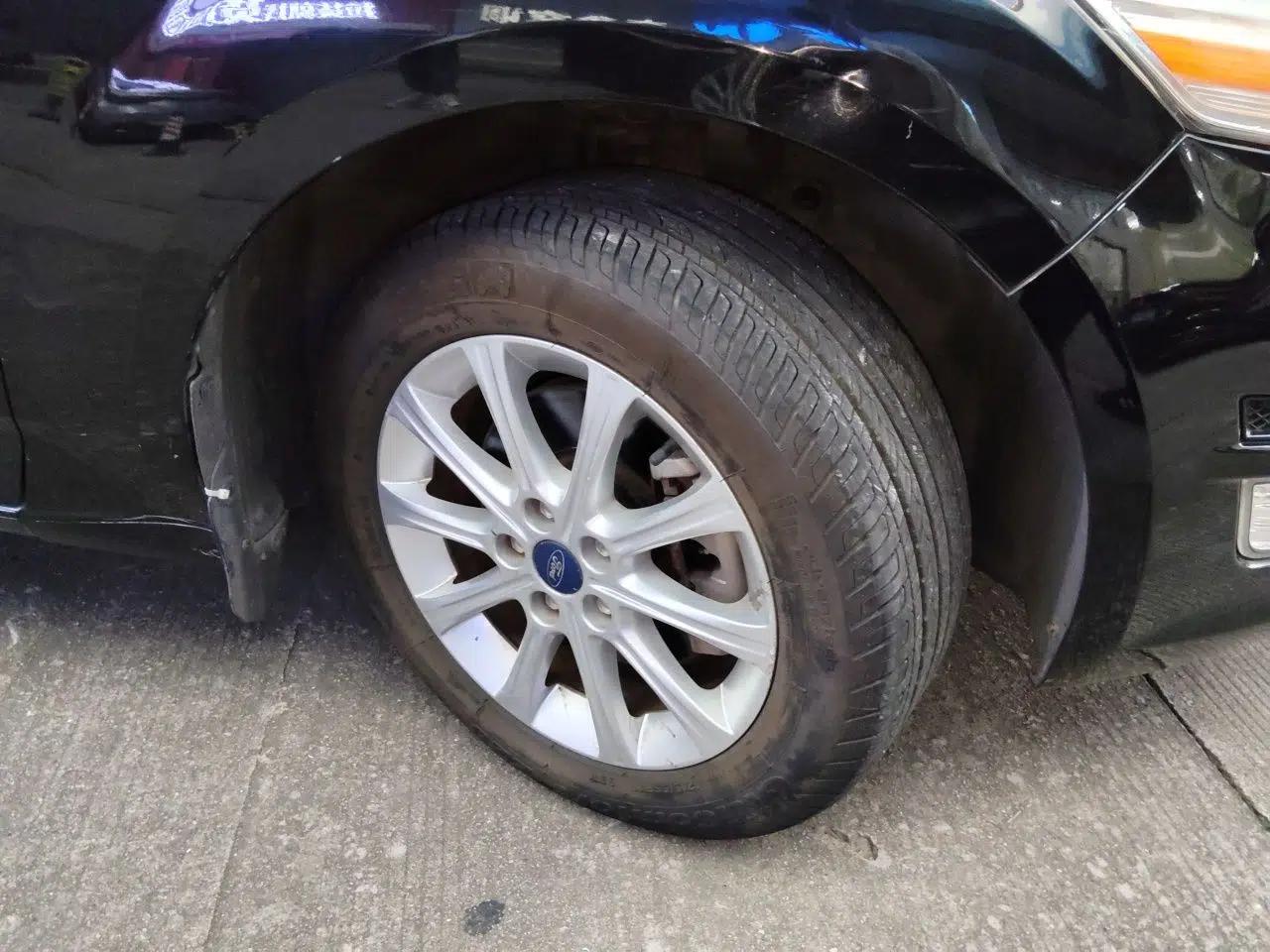 Ford Mondeo 2011 2.3L Fashion Edition — миниатюра 8