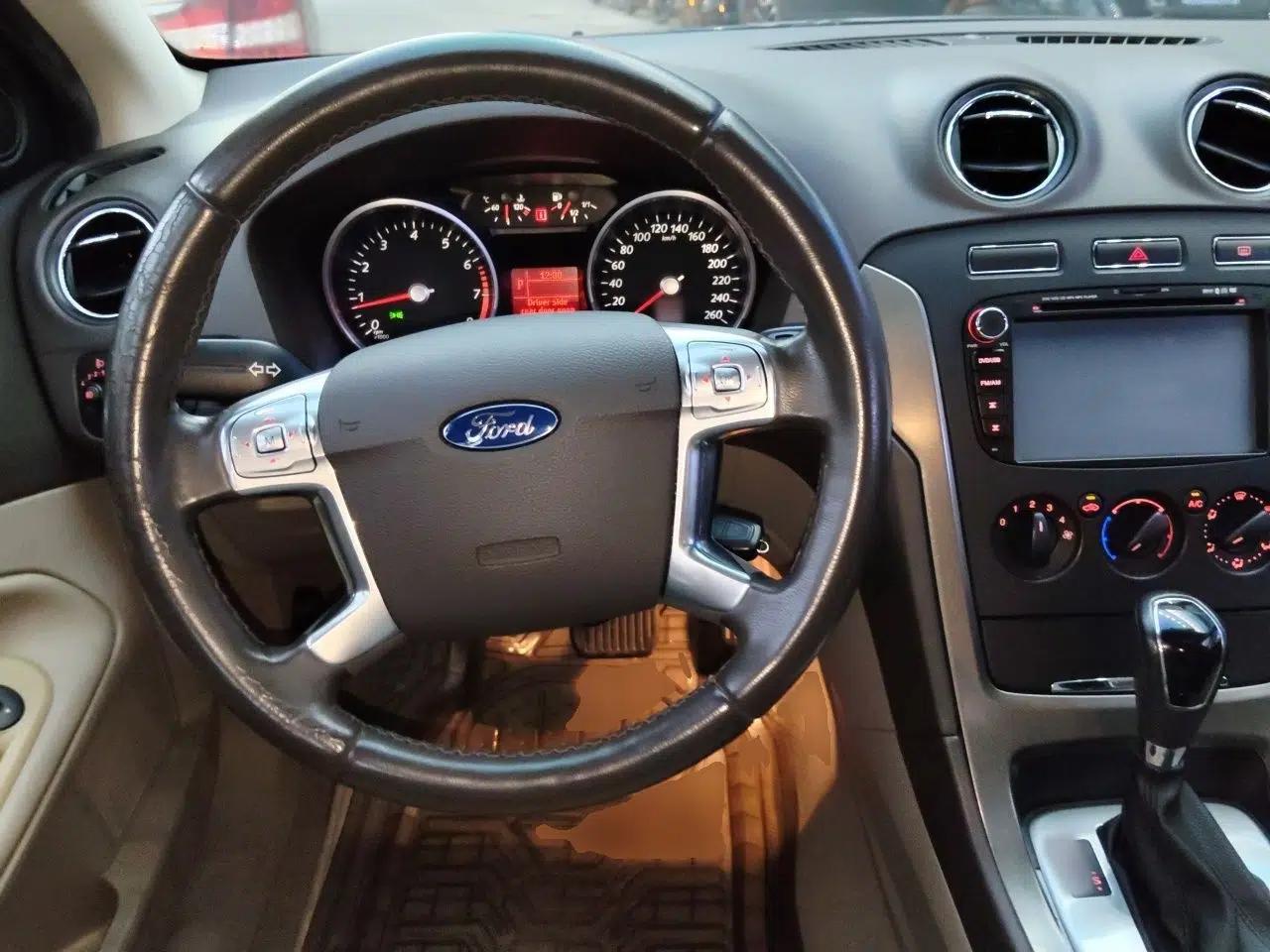 Ford Mondeo 2011 2.3L Fashion Edition — миниатюра 10
