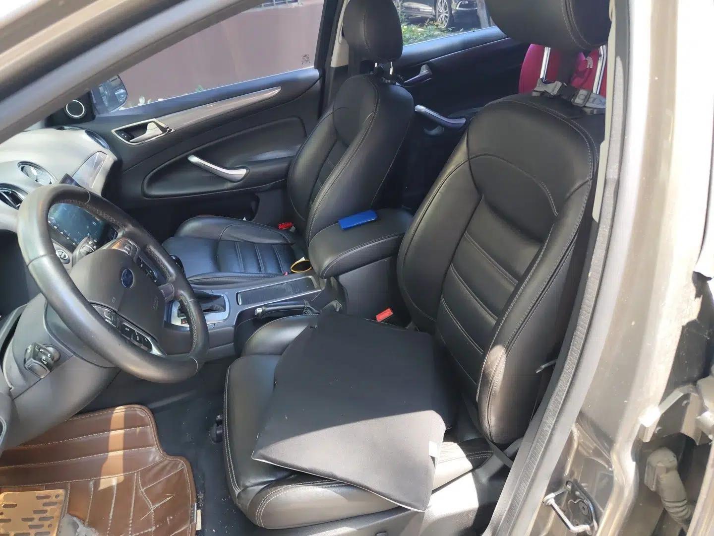 Ford Mondeo 2011 2.0L GTDi240 Luxury Sport Navigation Edition — миниатюра 15