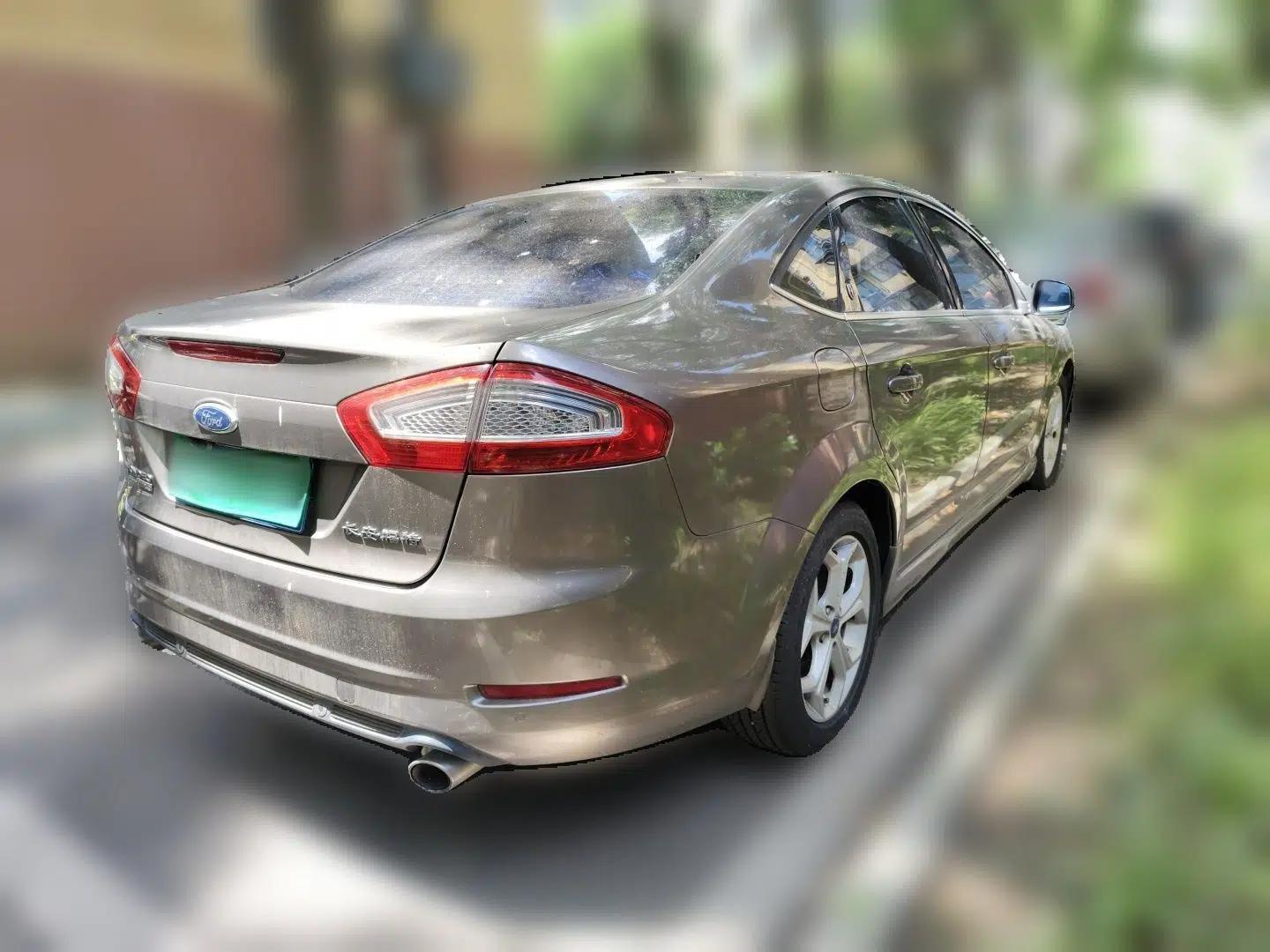 Ford Mondeo 2011 2.0L GTDi240 Luxury Sport Navigation Edition — миниатюра 6