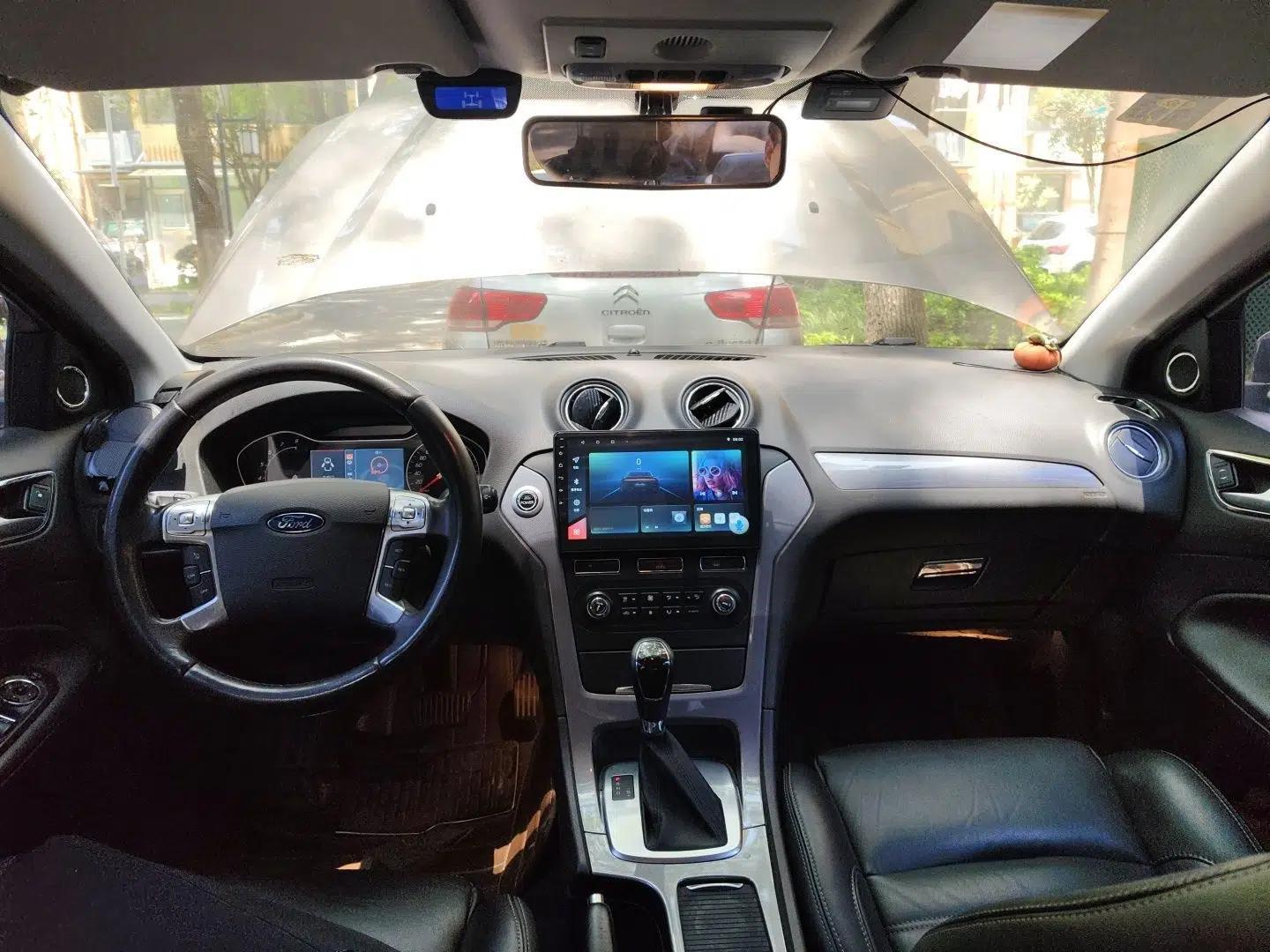 Ford Mondeo 2011 2.0L GTDi240 Luxury Sport Navigation Edition — миниатюра 9