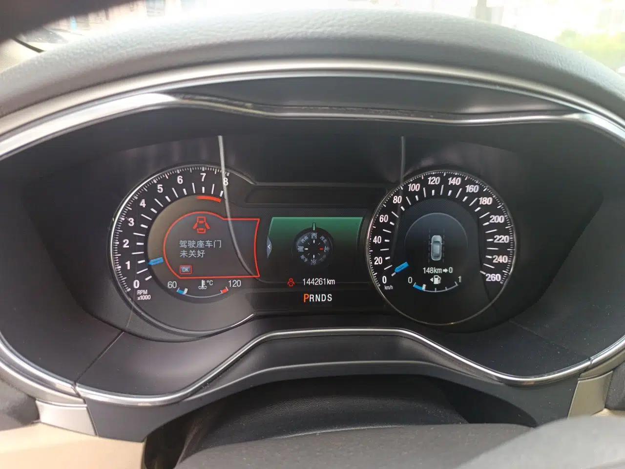 Ford Mondeo 2013 2.0L GTDi240 Ultimate Edition — миниатюра 11